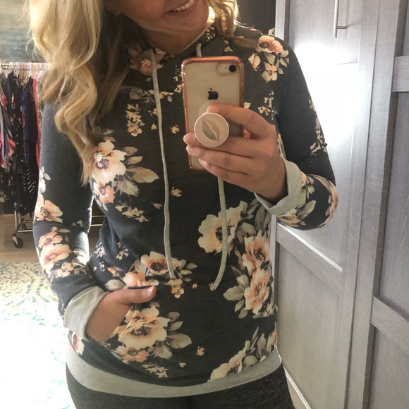 Last 1!!! Small Floral hooded sweatshirt - Picture 3 of 6